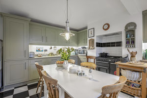 Photo 31- click for photo gallery